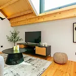 The Coolest Loft In The Heart Of The Center
